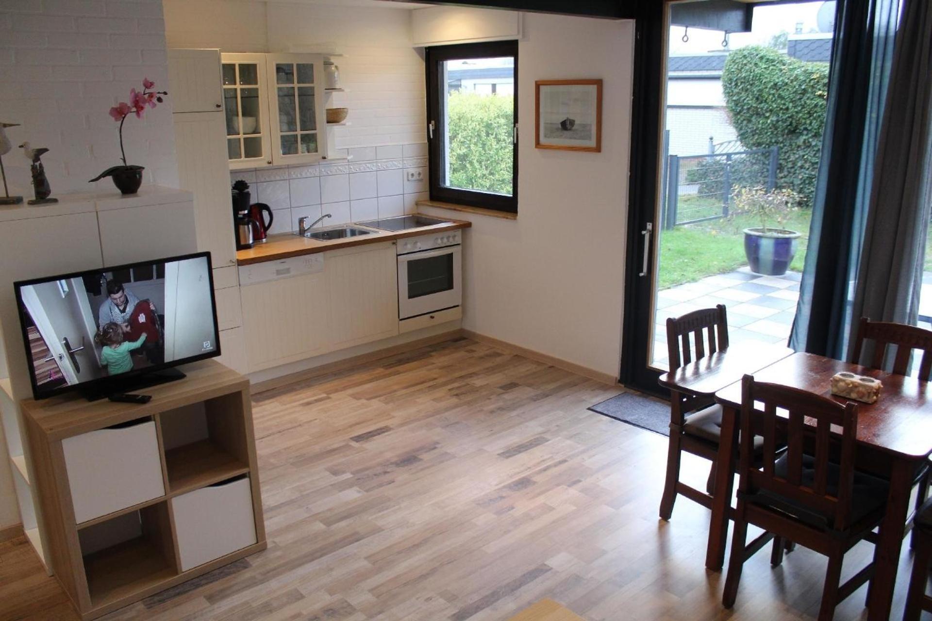 Schoenes Ferienhaus In Tossens Mit Schoenem Garten Butjadingen Extérieur photo