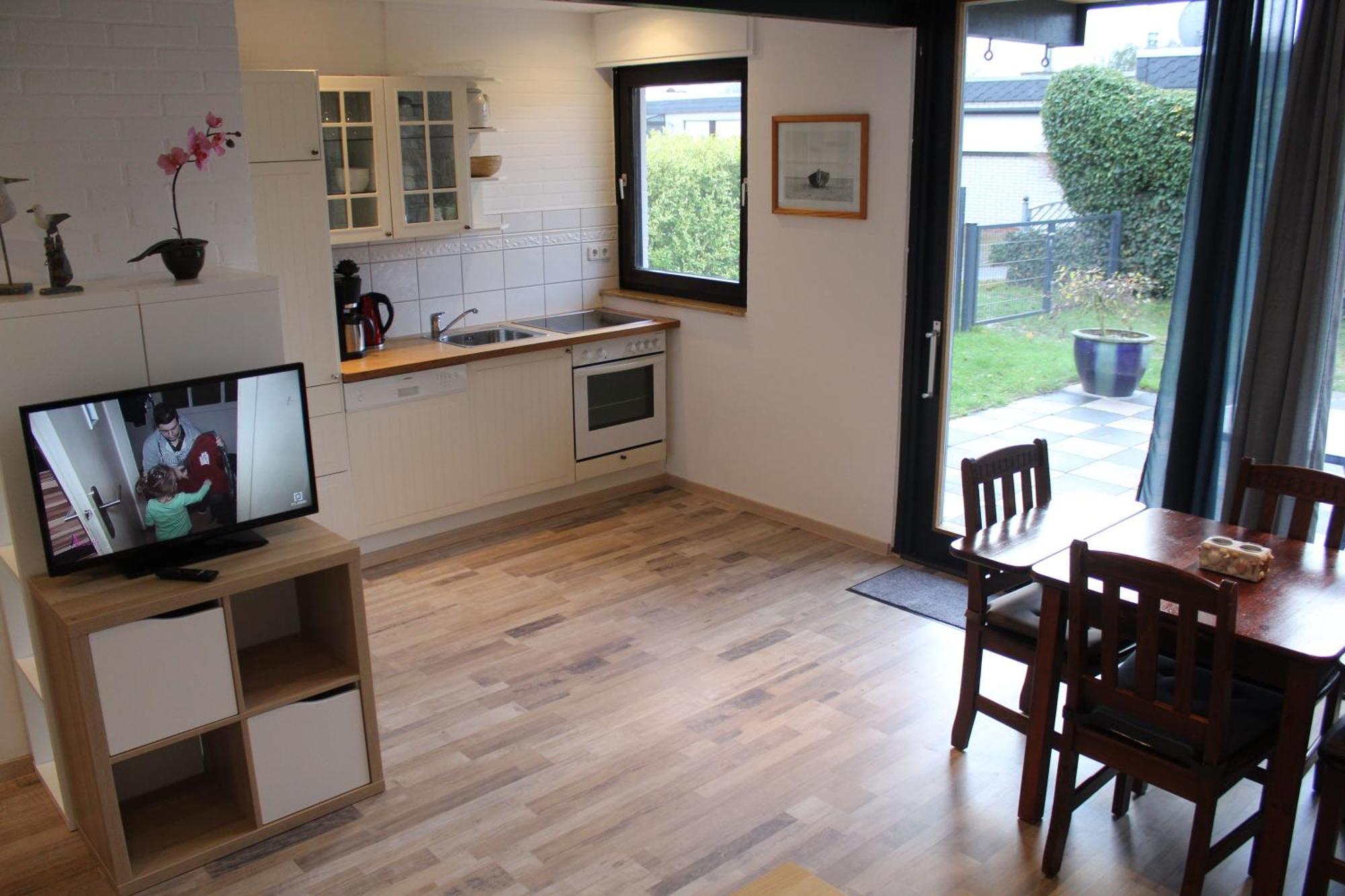 Schoenes Ferienhaus In Tossens Mit Schoenem Garten Butjadingen Extérieur photo